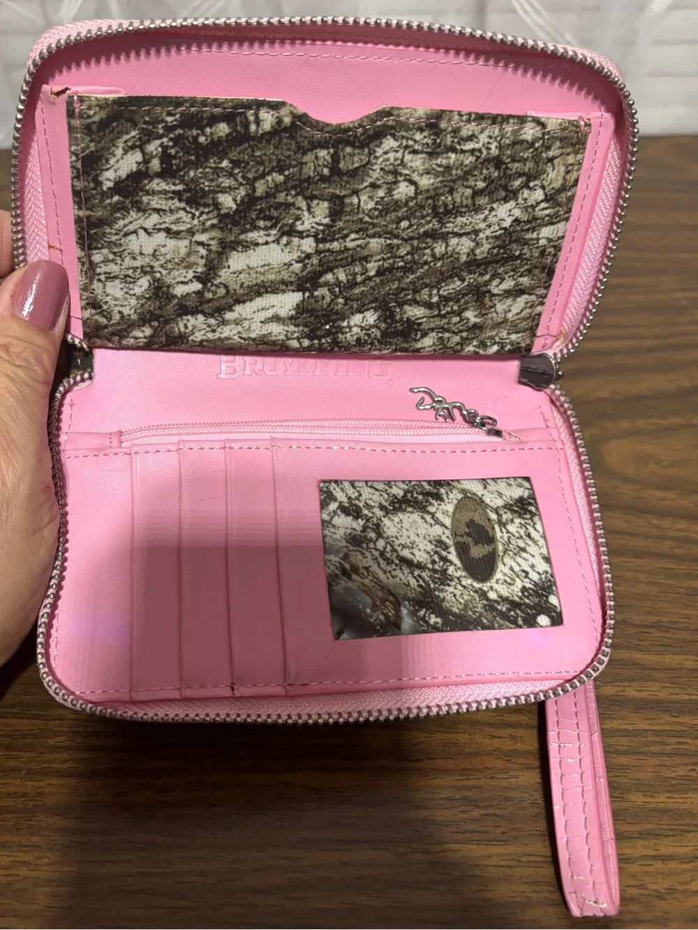 Browning Buckmark Mossy Oak Camo Wristlet Wallet with Pink Accents 6x4 pink trim